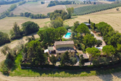 Villa singola con piscina, parco e dependance in posizione tranquilla, Osimo